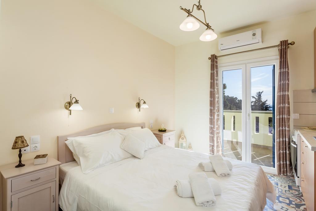 Stafylos Suites & Boutique Hotel Szoba fotó
